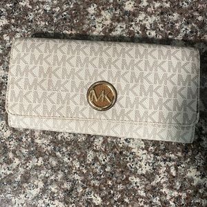 Michael Kors Tri Fold Wallet